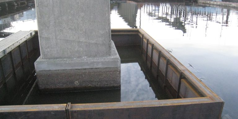 Image of bridge column with cofferdam in place.